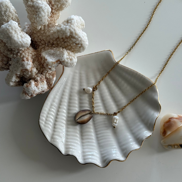 Hawaiian Cowrie Pearl Necklace