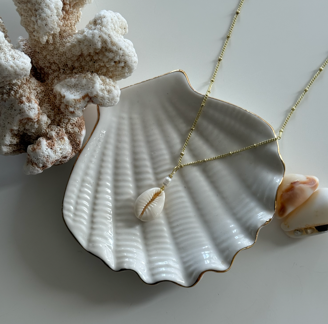 Dainty Cowrie Pearl Necklace